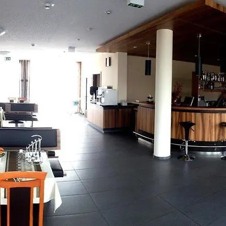 Meridian ***superior מלון